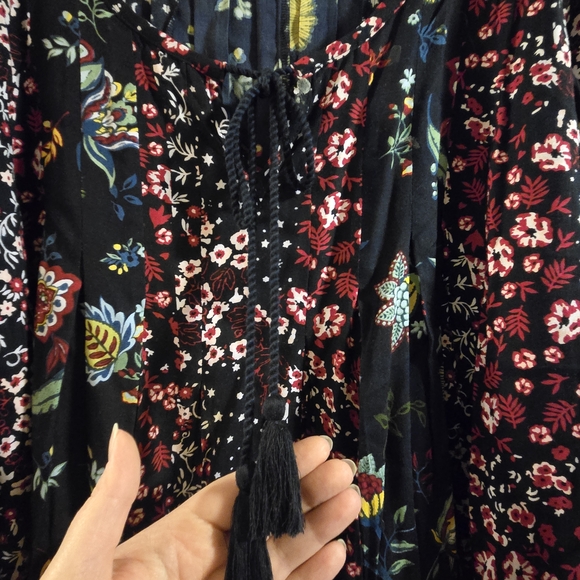 Caffe Marrahesh Navy Multi-color Floral Blouse - Picture 5 of 6